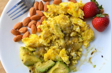 paleo-recipes_eggs-avocado-salsa