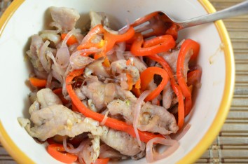 paleo-recipes_pork-loin-mushrooms-peppers