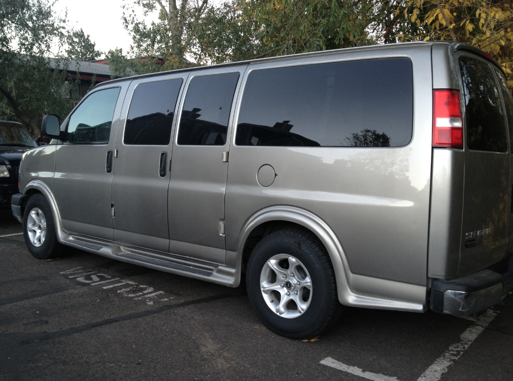 2003 AWD GMC Savanna